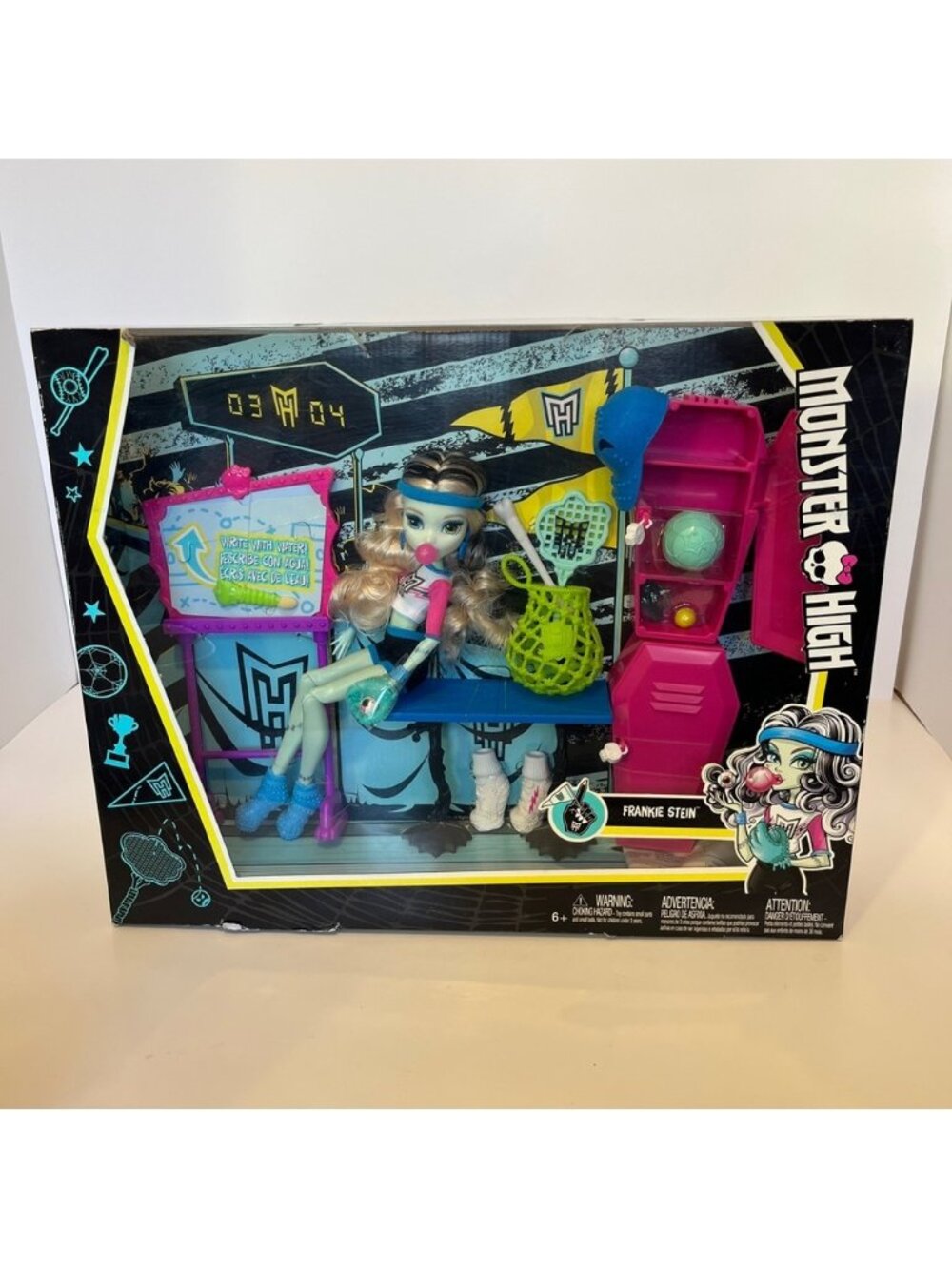 Monster High 2016 Doll Frankie Stein Skulltimate Locker Room NEW NIB Playset